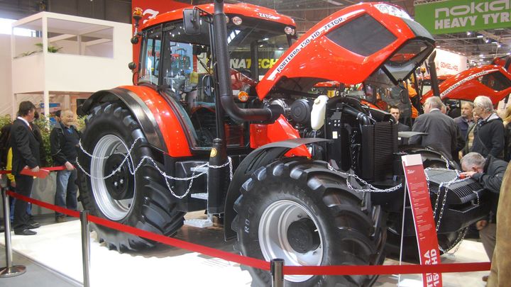 Nejsilnější traktor od Zetoru má 150 koní a klimatizaci