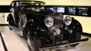 Nádherná karosérie zdobí Rolls-Royce Phantom II Continental. Vůz byl sestrojen v roce 1934. Modernizovaný, téměř osmilitrový šestiválec s výkonem 120 koňských sil uděloval vozu rychlost až 145 km/hod.