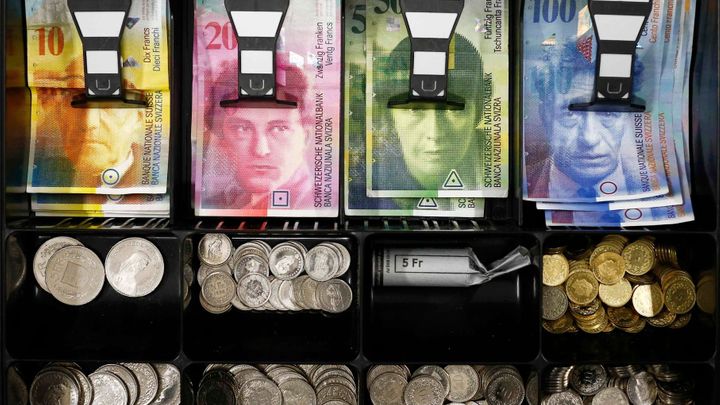 Švýcarsko je připraveno intervenovat a oslabit domácí měnu