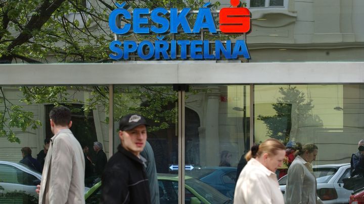 Česká spořitelna snížila čistý zisk, Erste je ve ztrátě