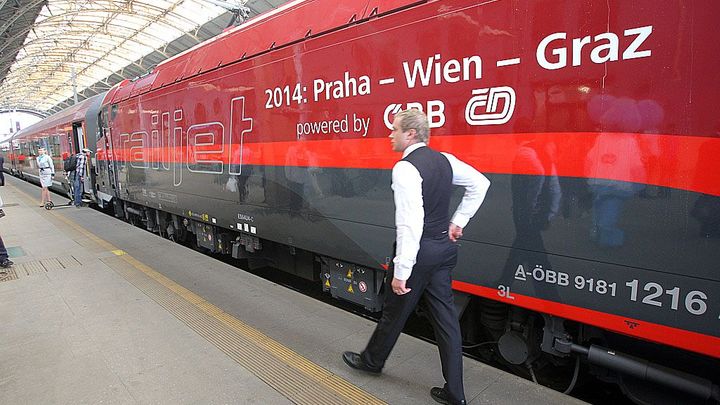 Vlak do Rakouska má problém. Smlouvy neplatí, řekl úřad