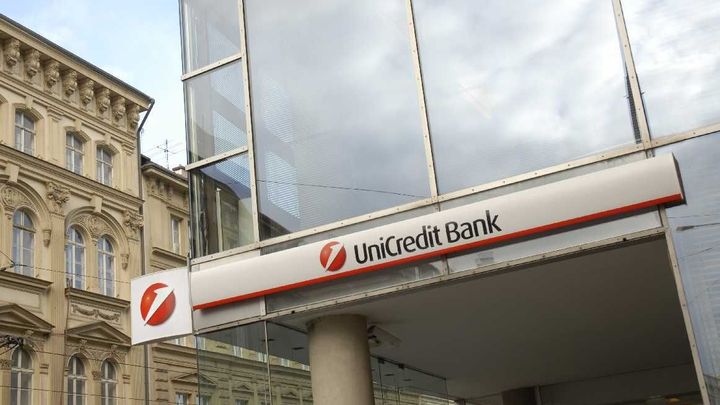 UniCredit Bank v Česku a na Slovensku stoupl zisk o polovinu