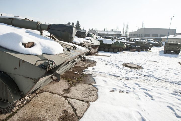 العراق يشتري 100 دبابه T-72 مستعمله مع مدرعات من التشيك  D650223331e9ac87efccb6ecd3e4_w720_h480_g9d1b9492ade611e49f60002590604f2e