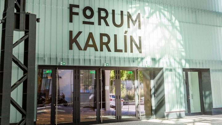 Bakalův nový sál v Karlíně čeká první zatěžkávací zkouška