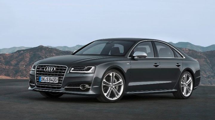 Žádná nová auta. Audi a General Motors stoply prodej v Rusku