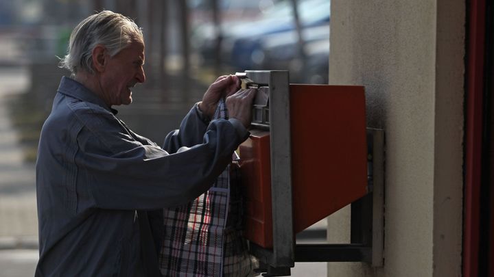 Pošta chce za ztrátové služby víc peněz, než jí přiřkl ČTÚ