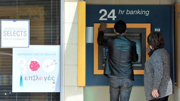 Kypr zrušil limit na denní výběr z účtů