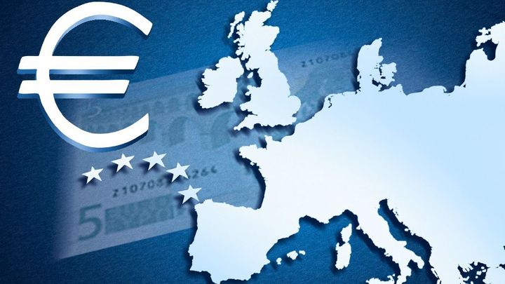 Euro sestoupilo z maxima kvůli výrokům šéfa Evropské banky