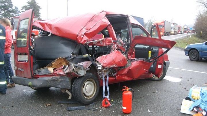 Pojišťovna musí řidiči po nehodě zaplatit všechny opravy