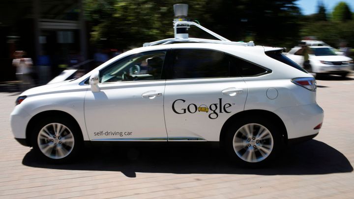 Google začne v létě testovat na silnicích samořídící auto