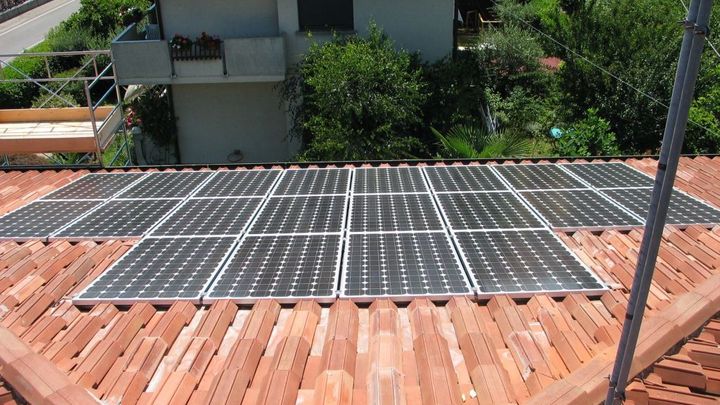Vláda chce ulevit provozovatelům malých solárních elektráren