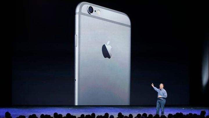 Apple má rekordní čtvrtletní zisk. Těžil z prodeje iPhone 6