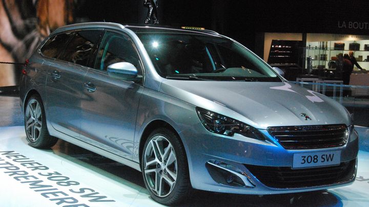 Peugeot má ceník pro kombi 308 SW. Startuje pod 400 000 Kč