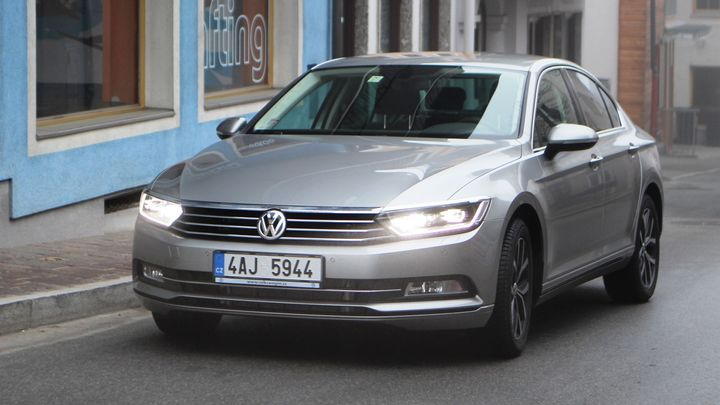 Nový VW Passat umí dlouhé přesuny se spotřebou pod 6 litrů