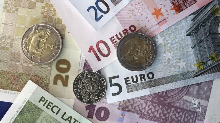 Euro výrazně posiluje, banky splatí úvěry