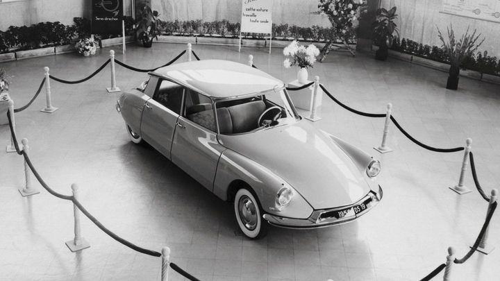 Fantomasův vůz Citroën DS má 60 let. Oslavy začnou v Paříži