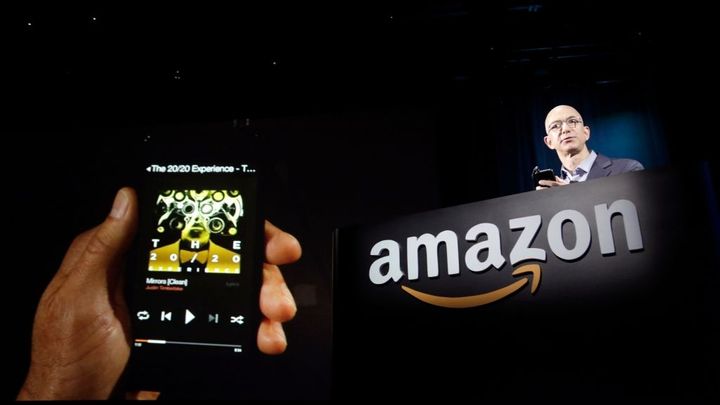 Amazon ukázal Fire Phone s nakupovací Světluškou