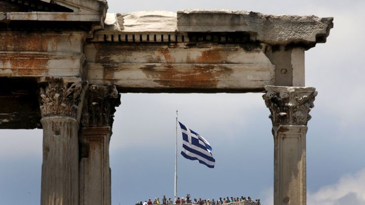 Řekové: Co nám hrozí? Čas bez eura, možná i konec demokracie