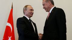 Začala nová éra, hlásí Erdogan z Petrohradu. Sultán a car se usmířili, postaví plynovod