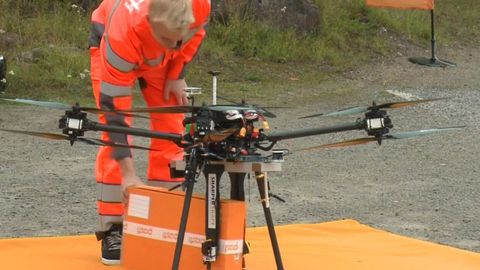 Pošta ve Finsku testovala jako první v Evropě doručování balíků drony