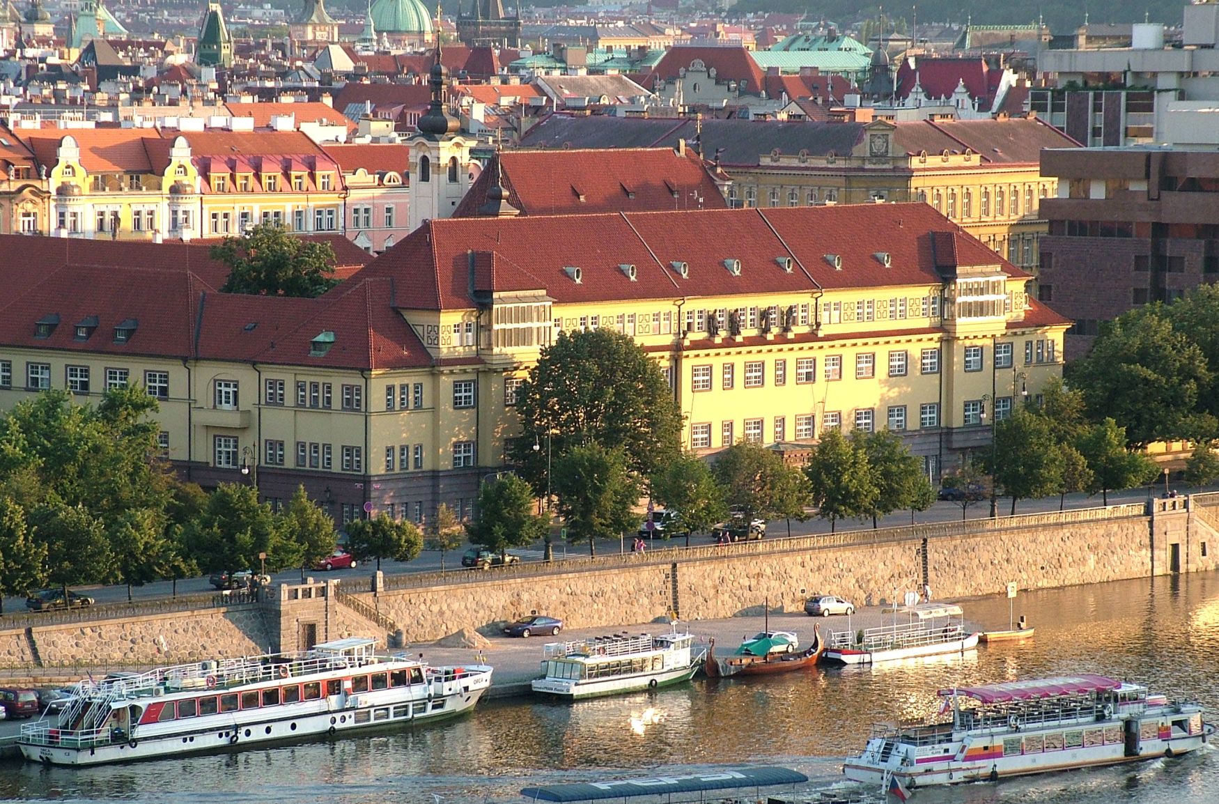 Opozice v Praze 1 má podpisy pro referendum o pronájmu Nemocnice Na Františku