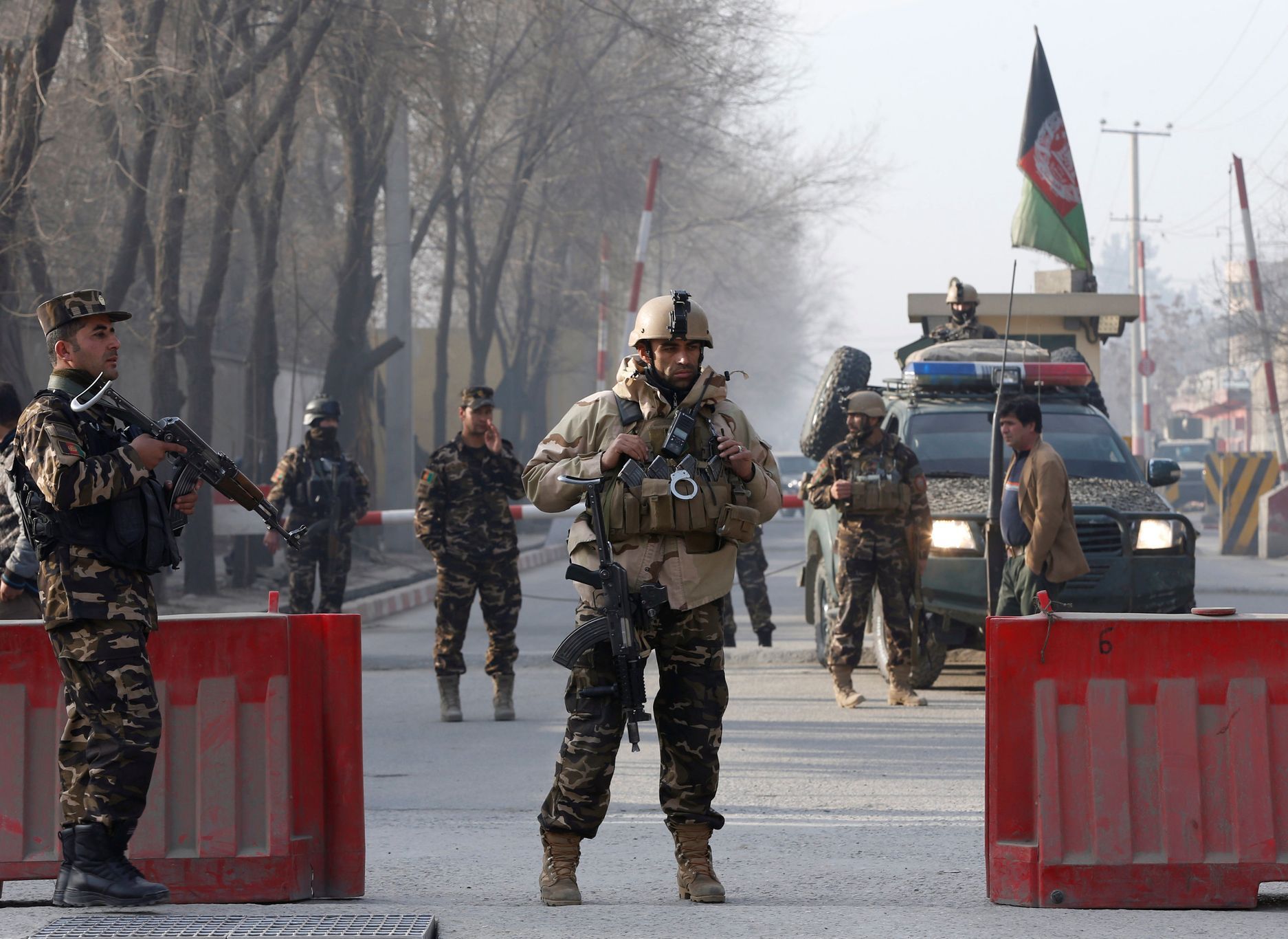 V Kábulu vybuchla bomba nastražená v autě. Sedmnáct lidí zemřelo, více než 110 je zraněno