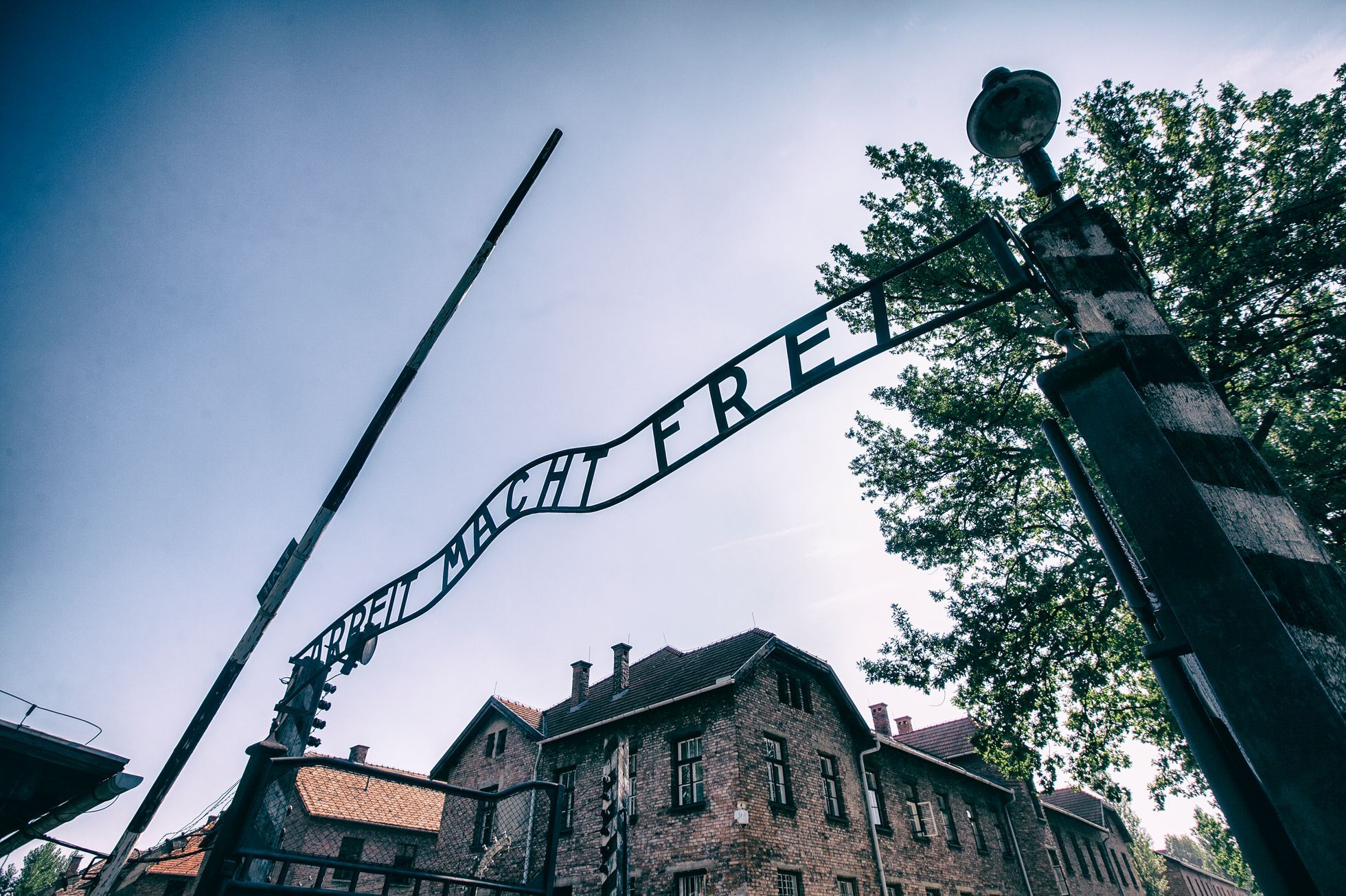 Nepotřebujeme od vás lekce o holokaustu. Židé kritizují nový polský zákon o "vyhlazovacích táborech"