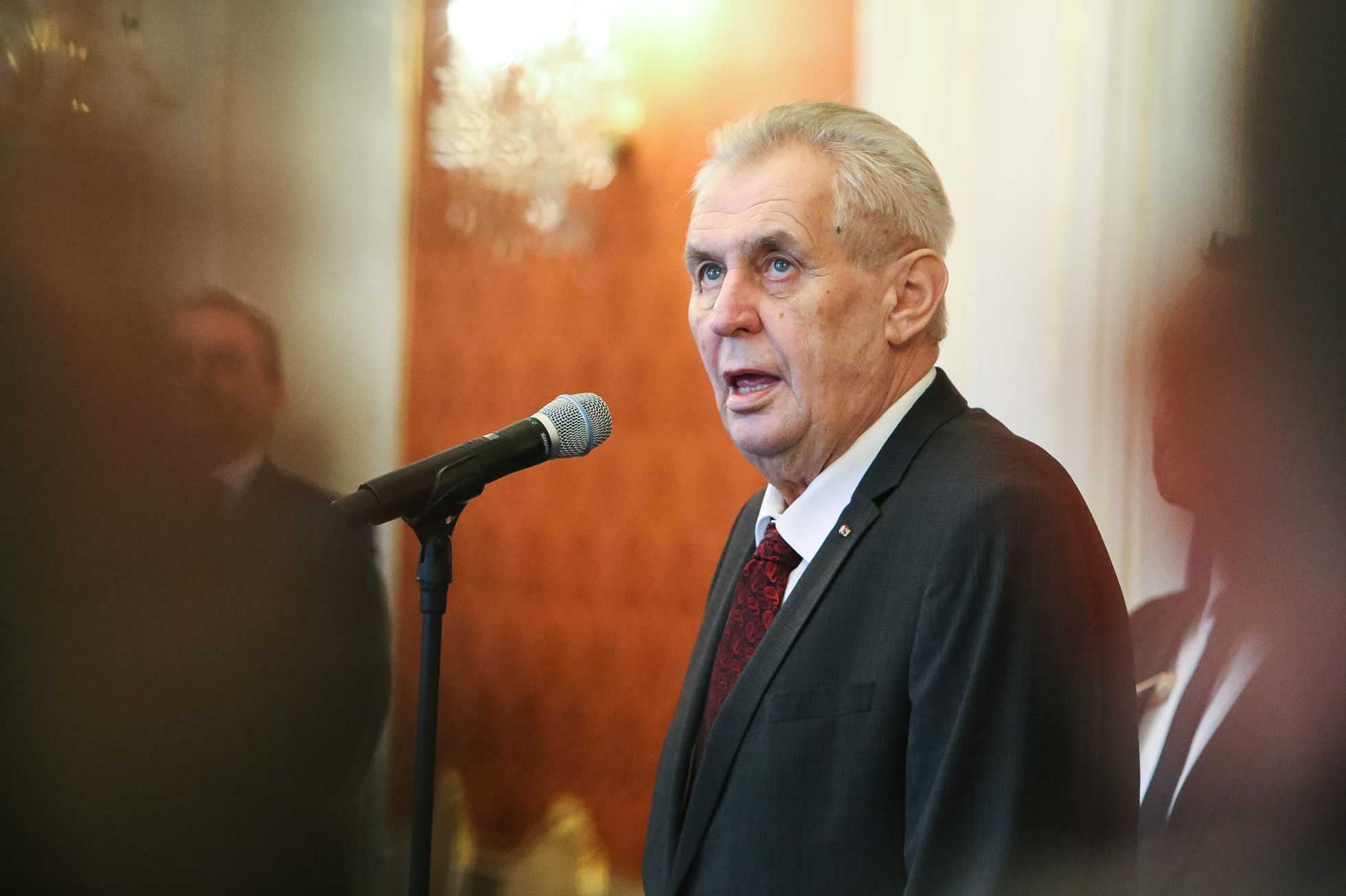 ŽIVĚ: Kandidát na ministra zemědělství Jiří Milek po jednání s prezidentem Zemanem