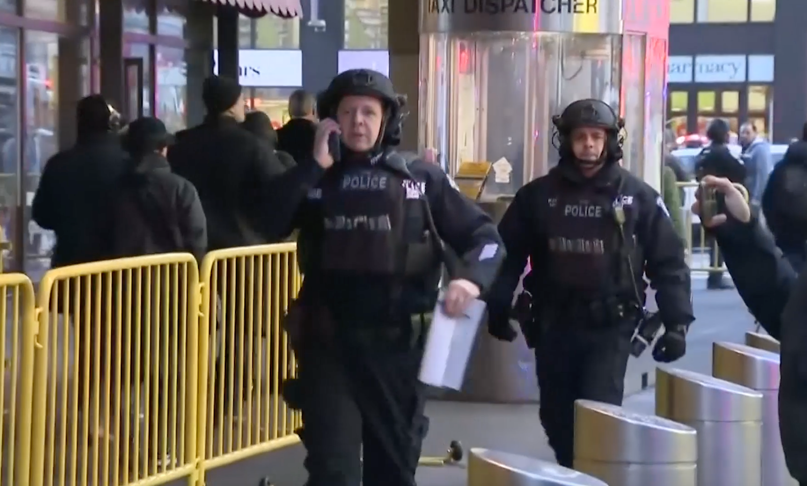 Na Manhattanu vybuchla bomba. Policie evakuovala okolí autobusového nádraží i metro